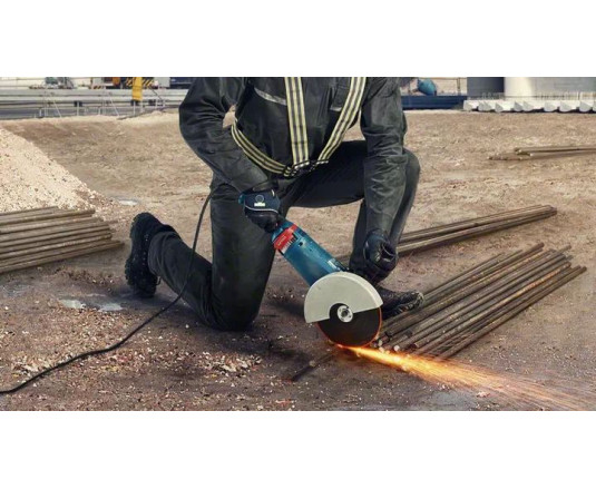 Шліфмашина кутова Bosch Professional GWS 24-230 JZ 230мм 2400Вт 6500об/хв 5.8кг плавн. пуск із системою захисту від пилу Cyclone Tech